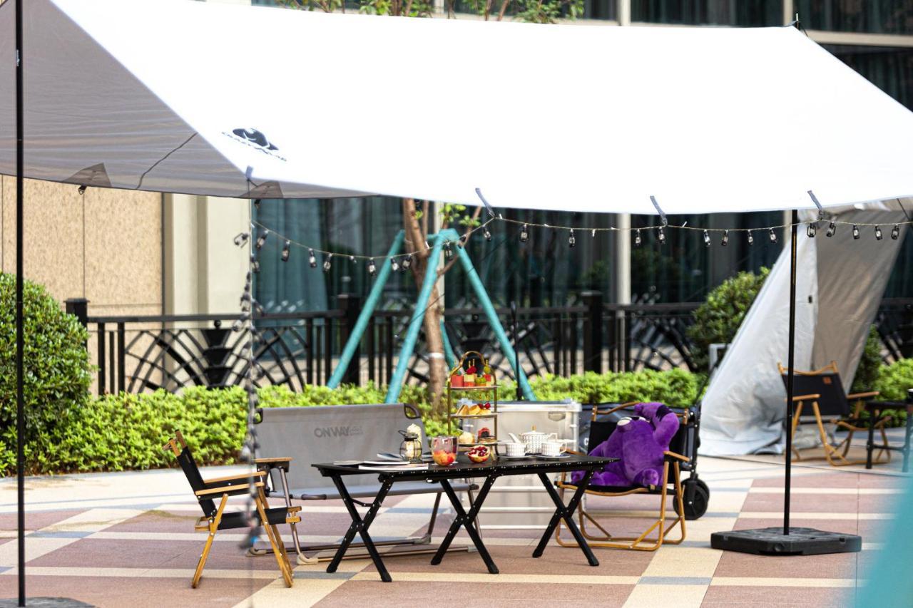 The Azure Ningbo, Vignette Collection Hotel Bagian luar foto