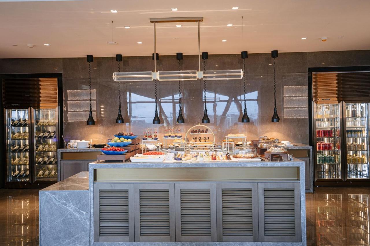 The Azure Ningbo, Vignette Collection Hotel Bagian luar foto