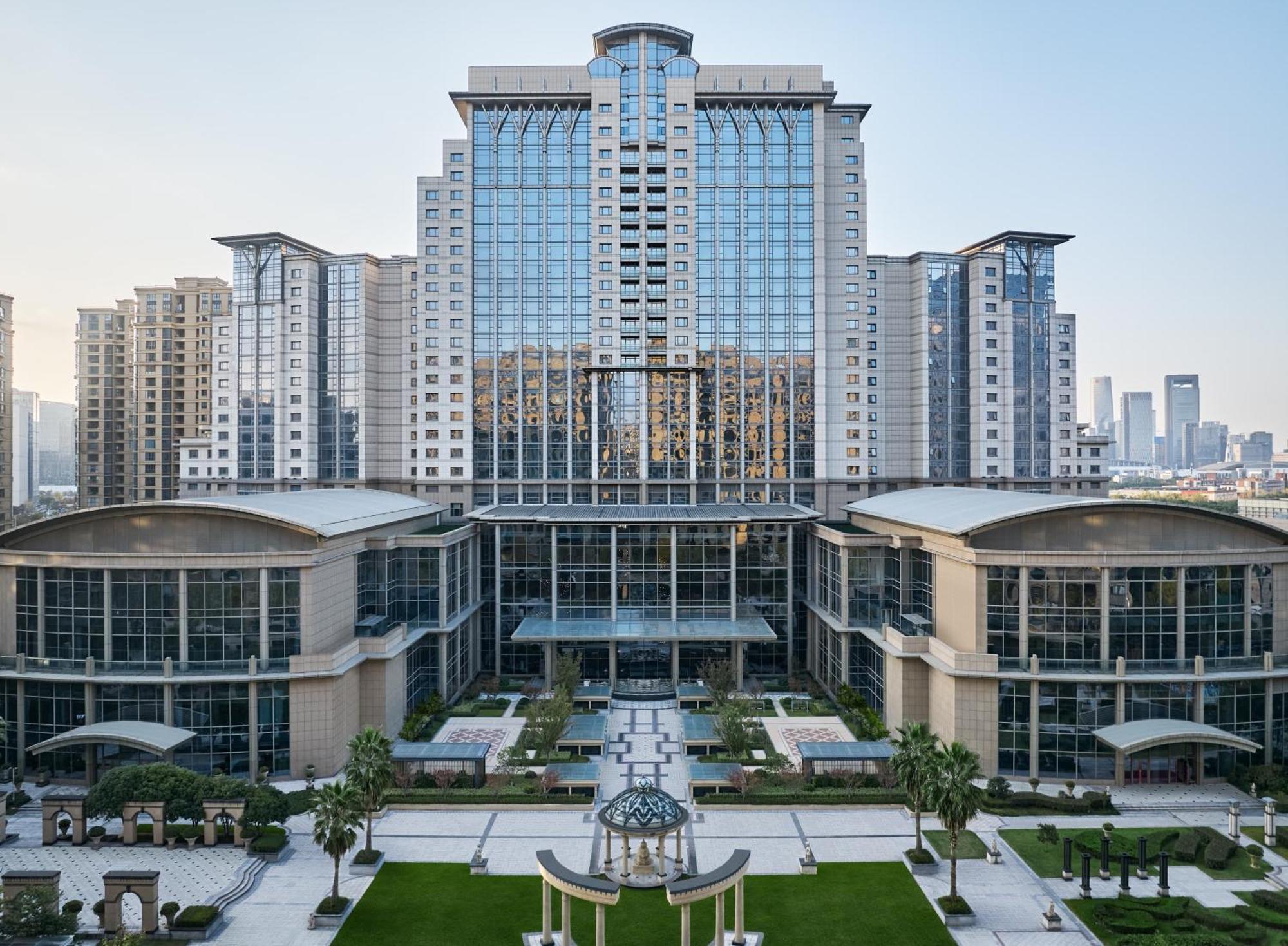 The Azure Ningbo, Vignette Collection Hotel Bagian luar foto